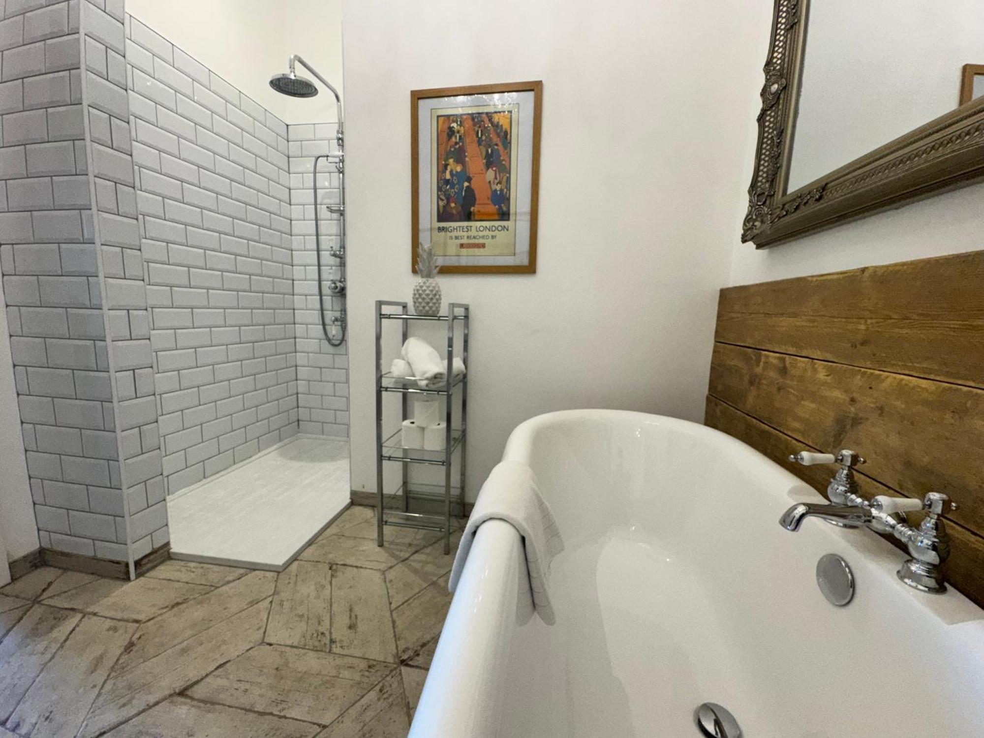 The Bowl Inn Charing Екстериор снимка